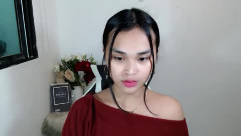 Snapshot of naughtymuse_ chatting on 04/29/26, 12:20 ELISE online show from 04/29/26, 12:20