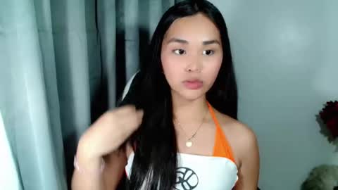 Snapshot of naughtymuse_ chatting on 06/06/26, 03:39 ELISE online show from 06/06/26, 03:39