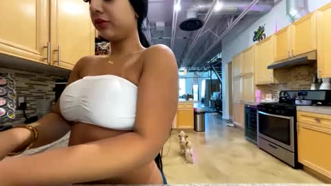 Nadia Khar online show from 09/09/25, 08:08