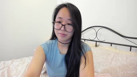 Snapshot of naughtynerdygirl chatting on 01/27/25, 05:26 Gigi Chu online show from 01/27/25, 05:26