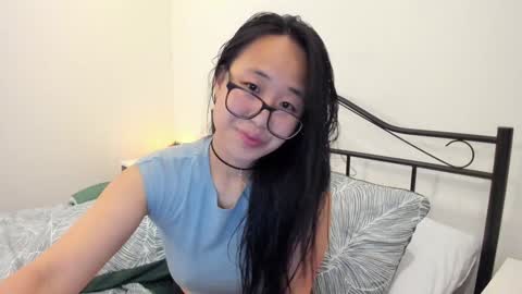 Snapshot of naughtynerdygirl chatting on 02/03/25, 06:17 Gigi Chu online show from 02/03/25, 06:17
