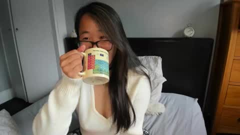 Snapshot of naughtynerdygirl chatting on 10/01/25, 01:06 Gigi Chu online show from 10/01/25, 01:06