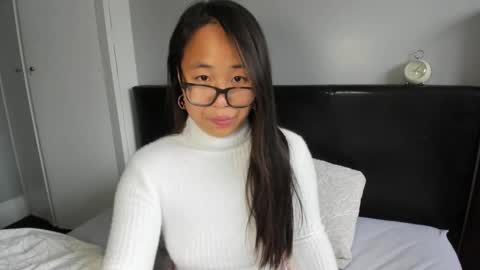 Snapshot of naughtynerdygirl chatting on 10/18/25, 12:17 Gigi Chu online show from 10/18/25, 12:17