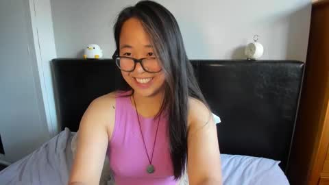 Snapshot of naughtynerdygirl chatting on 10/24/25, 09:49 Gigi Chu online show from 10/24/25, 09:49