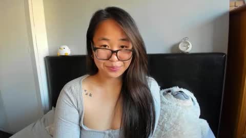 Snapshot of naughtynerdygirl chatting on 11/02/25, 03:03 Gigi Chu online show from 11/02/25, 03:03