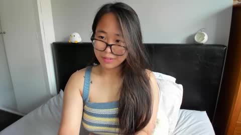 Snapshot of naughtynerdygirl chatting on 11/06/25, 01:34 Gigi Chu online show from 11/06/25, 01:34