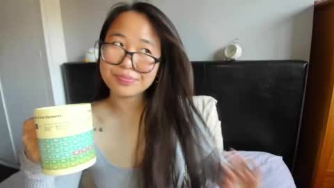 Snapshot of naughtynerdygirl chatting on 11/13/25, 02:05 Gigi Chu online show from 11/13/25, 02:05