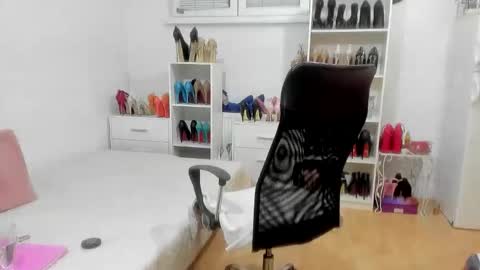 Snapshot of naughtysabine1 chatting on 10/12/25, 06:18 naughtysabine1 online show from 10/12/25, 06:18