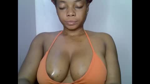 Snapshot of naughtyxcuntx chatting on 10/27/25, 06:06 naughtyxcuntx online show from 10/27/25, 06:06