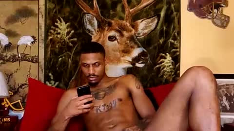 Snapshot of naughtyy_ken chatting on 01/28/25, 02:00 Mekhi or Khi online show from 01/28/25, 02:00