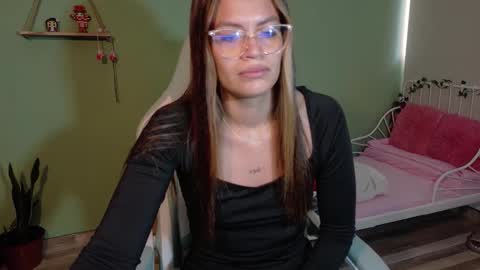 Snapshot of naugthy_muse chatting on 02/15/26, 06:04 sabrina online show from 02/15/26, 06:04