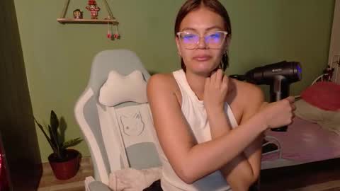 Snapshot of naugthy_muse chatting on 02/25/26, 12:20 sabrina online show from 02/25/26, 12:20