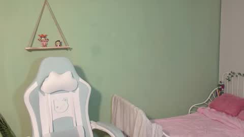 Snapshot of naugthy_muse chatting on 03/09/26, 01:53 sabrina online show from 03/09/26, 01:53