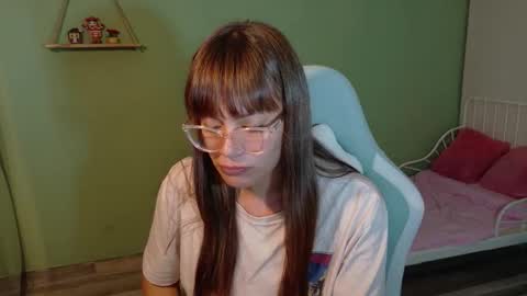 Snapshot of naugthy_muse chatting on 03/19/26, 04:27 sabrina online show from 03/19/26, 04:27