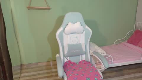 Snapshot of naugthy_muse chatting on 03/23/26, 04:05 sabrina online show from 03/23/26, 04:05