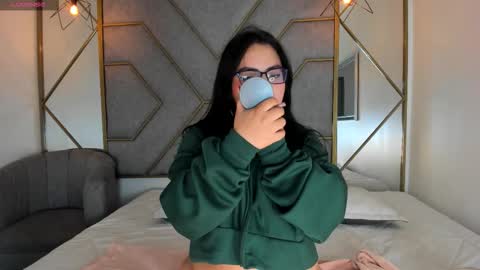 NavannyCattan online show from 09/18/25, 04:47