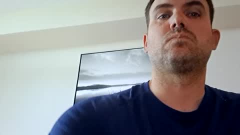 Snapshot of naw665 chatting on 06/19/26, 01:37 naw665 online show from 06/19/26, 01:37