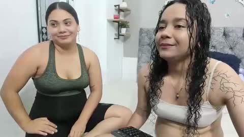 nay_and_aleja online show from 01/30/25, 02:38