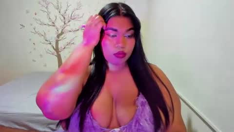 nayara_hinny online show from 06/15/26, 12:02