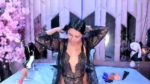 Snapshot of nayarakvelvet_1 chatting on 06/25/26, 03:05 Nayarak online show from 06/25/26, 03:05