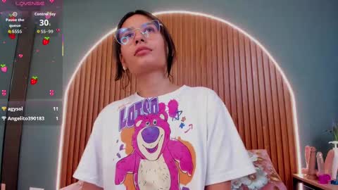 Naye  online show from 10/16/25, 03:51