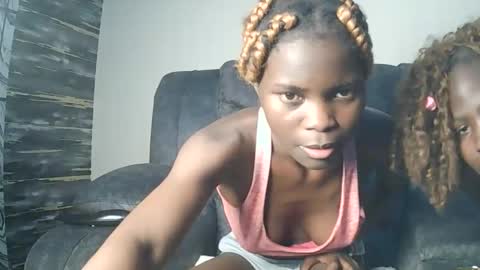 Snapshot of nayela_ chatting on 03/06/26, 11:01 nayela_ online show from 03/06/26, 11:01