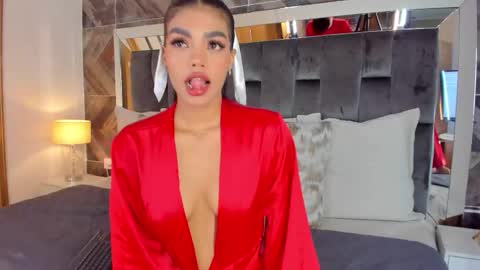    online show from 11/04/25, 12:04