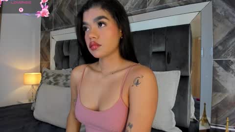 Snapshot of naylagrey chatting on 03/02/26, 11:17 online show from 03/02/26, 11:17