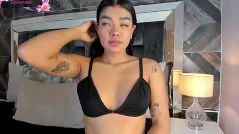 Snapshot of naylagrey chatting on 03/14/26, 11:15 online show from 03/14/26, 11:15