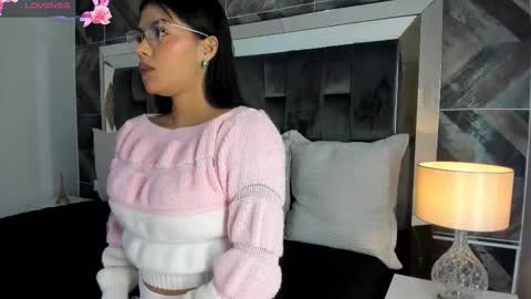 Snapshot of naylagrey chatting on 03/15/26, 11:16 online show from 03/15/26, 11:16