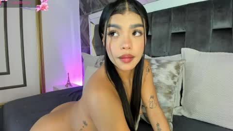 Snapshot of naylagrey chatting on 04/27/26, 11:19 online show from 04/27/26, 11:19