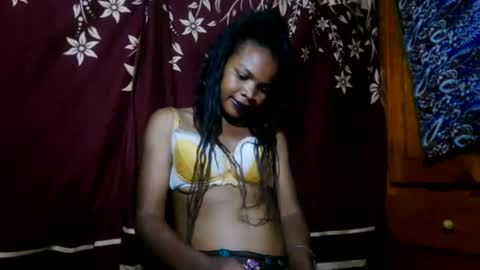 Nayla online show from 06/15/26, 06:32
