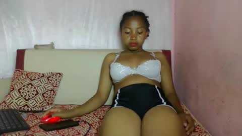 Snapshot of nayrah12 chatting on 12/02/25, 09:10 nayrah12 online show from 12/02/25, 09:10