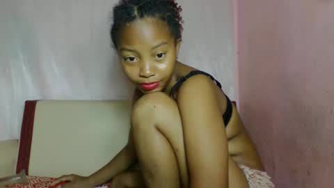 Snapshot of nayrah12 chatting on 12/04/25, 11:02 nayrah12 online show from 12/04/25, 11:02