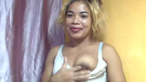 Snapshot of nayrrah chatting on 04/17/26, 10:13 nayrrah online show from 04/17/26, 10:13