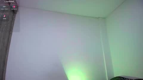Snapshot of nayton_and_lex chatting on 05/14/26, 12:17 Naytoon online show from 05/14/26, 12:17