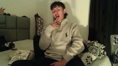 Im Nayton online show from 10/18/25, 12:24