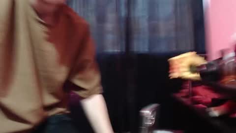 Snapshot of naytonfreeman chatting on 11/13/25, 11:09 Im Nayton online show from 11/13/25, 11:09