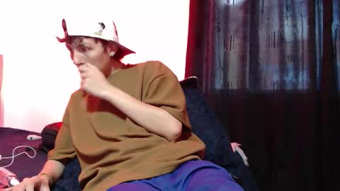 Snapshot of naytonfreeman chatting on 11/26/25, 11:22 Im Nayton online show from 11/26/25, 11:22