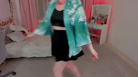 Snapshot of nazu_chan chatting on 10/31/25, 04:30 Natzuko online show from 10/31/25, 04:30