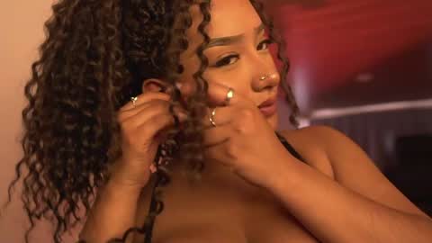 Nefertari online show from 05/24/26, 02:11