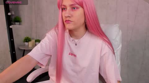 Nedzumi online show from 12/14/25, 09:36