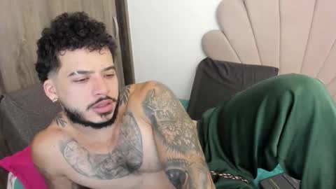 Snapshot of neeii chatting on 09/27/25, 07:30 Nei turn green online show from 09/27/25, 07:30