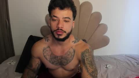 Snapshot of neeii chatting on 10/12/25, 12:59 Nei turn green online show from 10/12/25, 12:59