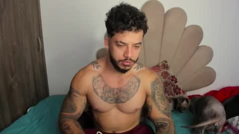 Nei turn green online show from 10/26/25, 12:11