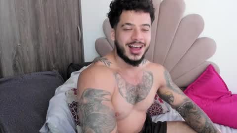 Snapshot of neeii chatting on 12/02/25, 03:07 Nei turn green online show from 12/02/25, 03:07