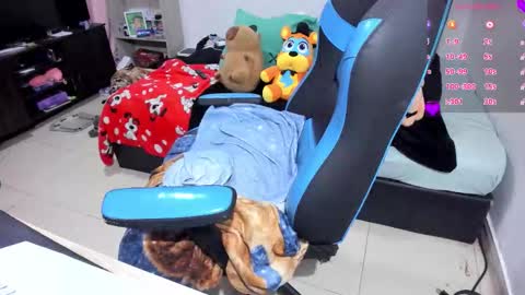 Geek Nicole    im Neeko UwU online show from 10/24/25, 02:57