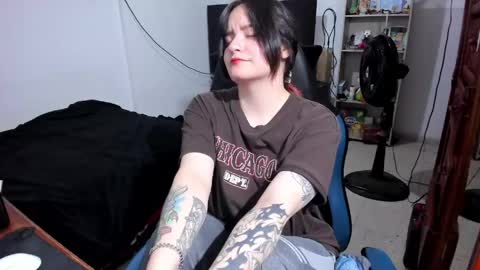 Geek Nicole    im Neeko UwU online show from 06/03/26, 02:33