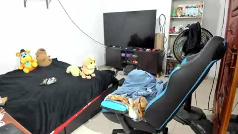 Geek Nicole    im Neeko UwU online show from 06/18/26, 11:47