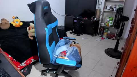 Geek Nicole    im Neeko UwU online show from 07/02/26, 11:49